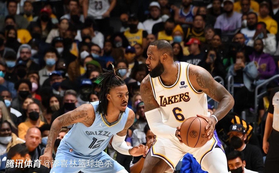 字母哥多项数据队史第1：出场&三双&盖帽&罚球等NBA常规赛，雄鹿在主场以128-119击败火箭。